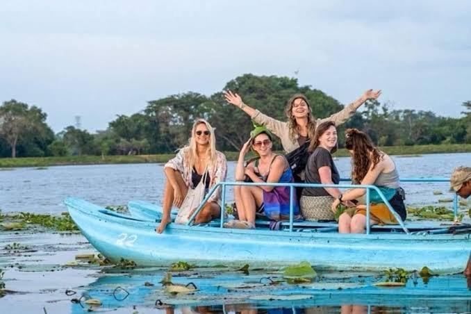 ビレッジサファリでのボートツアー