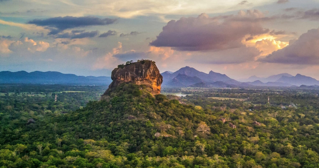 ピドゥランガラロック