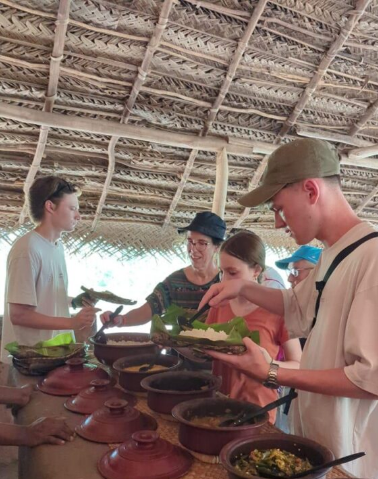 ビレッジツアー