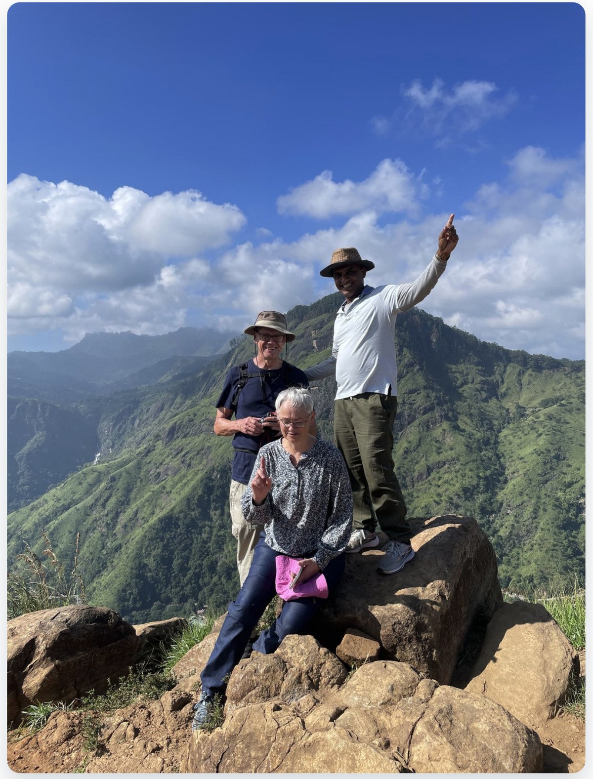 Ella mountain viewpoint experience during a two week Sri Lanka itinerary